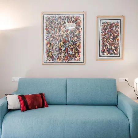 Apartment Casa 3 Santi, Your Contemporary In Rome