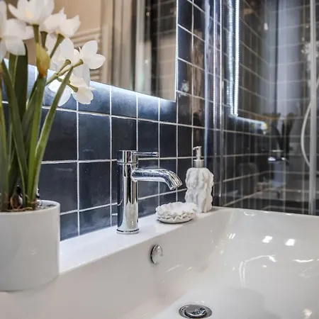 Casa 3 Santi, Your Contemporary In Apartment *